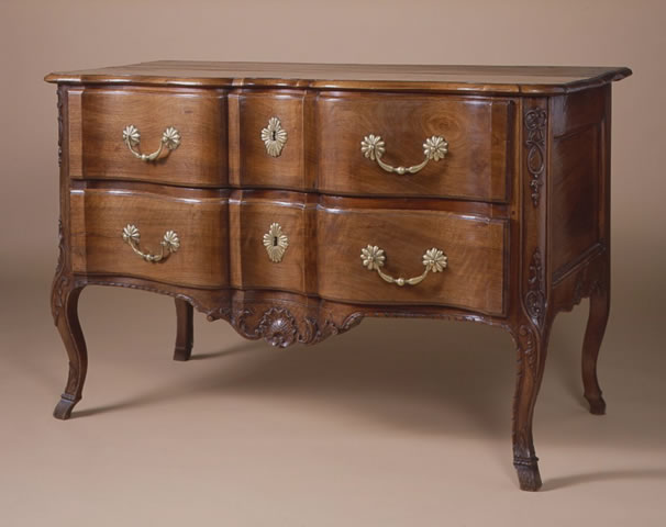 French Régence, Walnut, Two-Drawer Commode Attributed to Pierre Hache  - Click to enlarge and for full details.