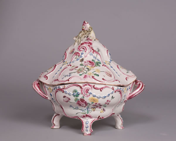 French, 18th Century, Soupière en Faïence from Marseille - Click to enlarge and for full details.